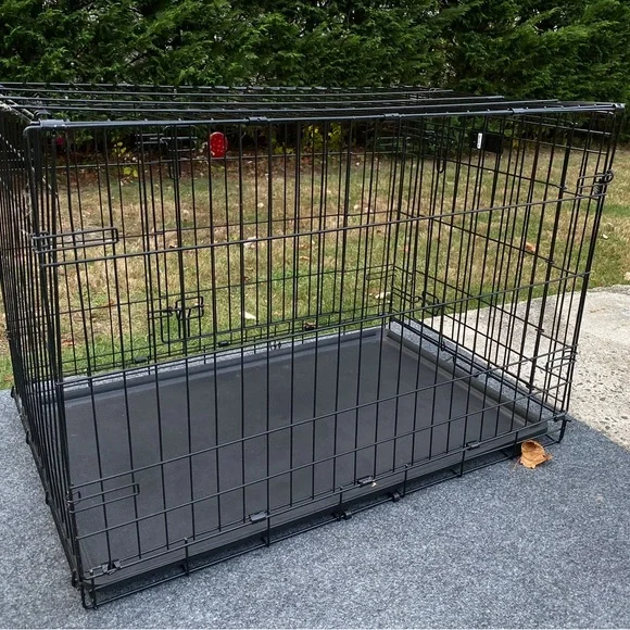 Black Metal Dog Crate